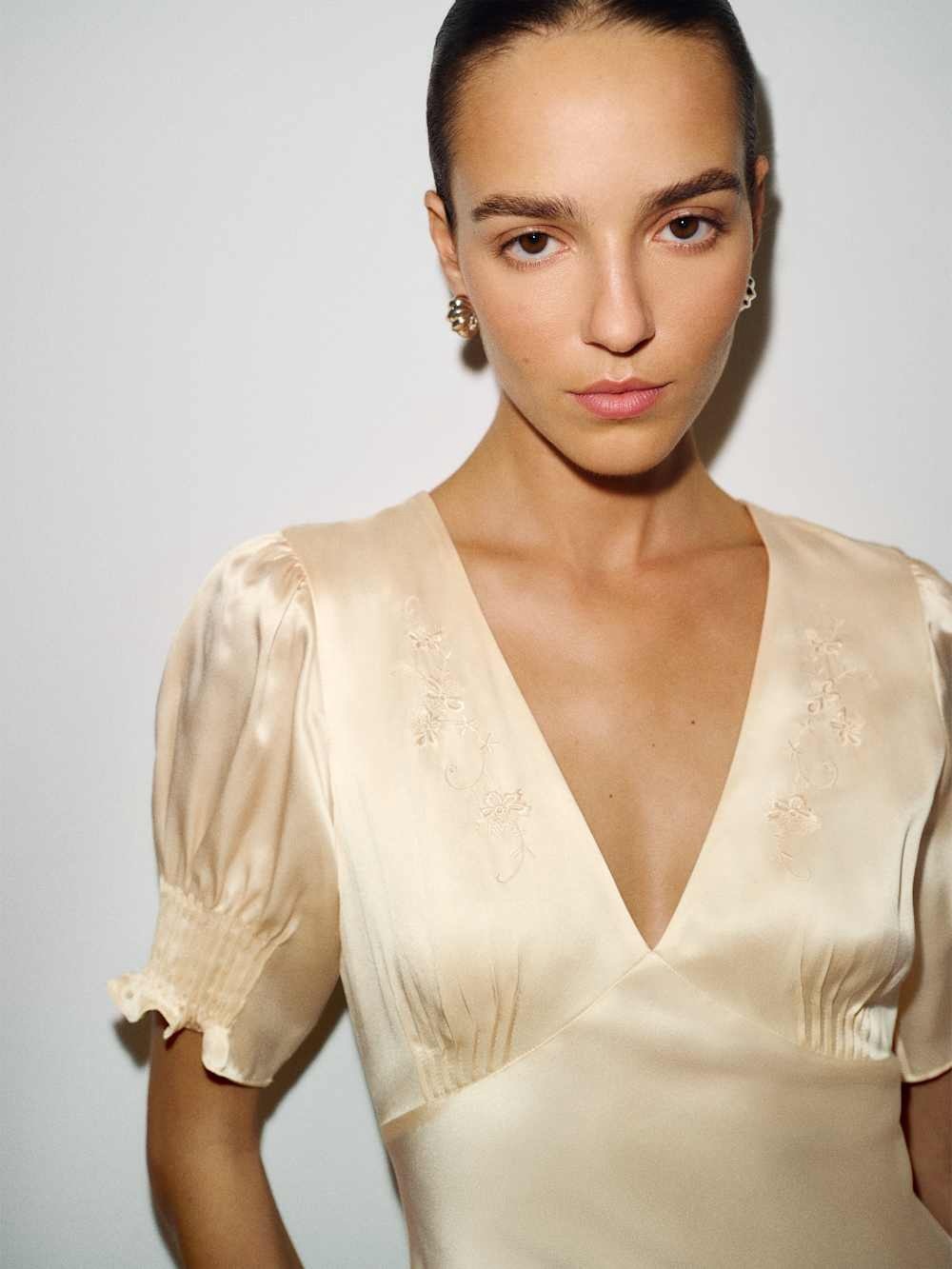 Reformation Sacha Silk Dress Ivory - Size 4 - Picture 2 of 4